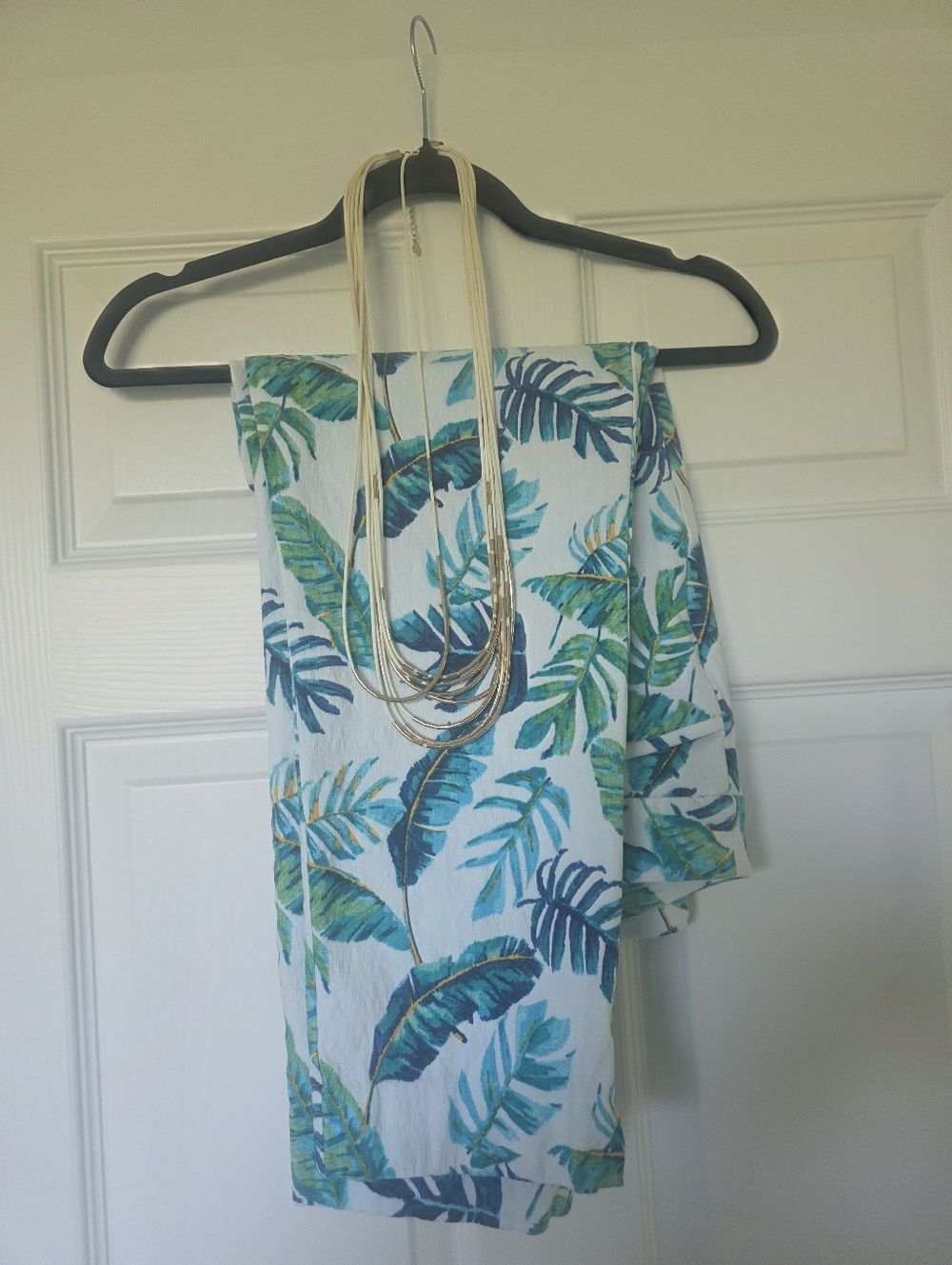 CHICOS Tropical Leaf Print Pants in Aqua & Teal